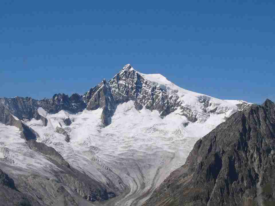 六盘水幼儿师范高等专科学校校花鲍知夏